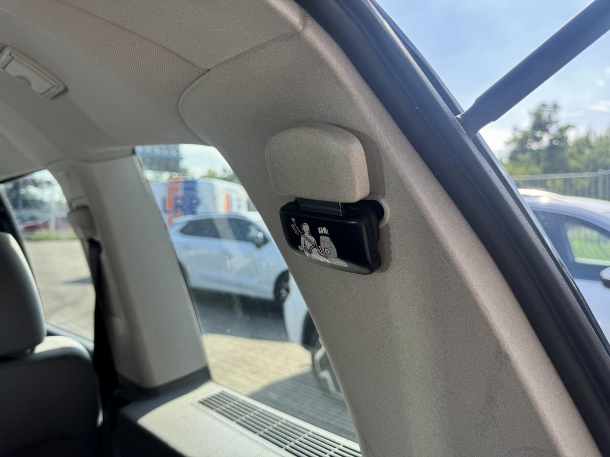VW Touran 1T original Umbausatz Klappsitze 7 Sitzer mit Seitenverkleidung Bj.2009